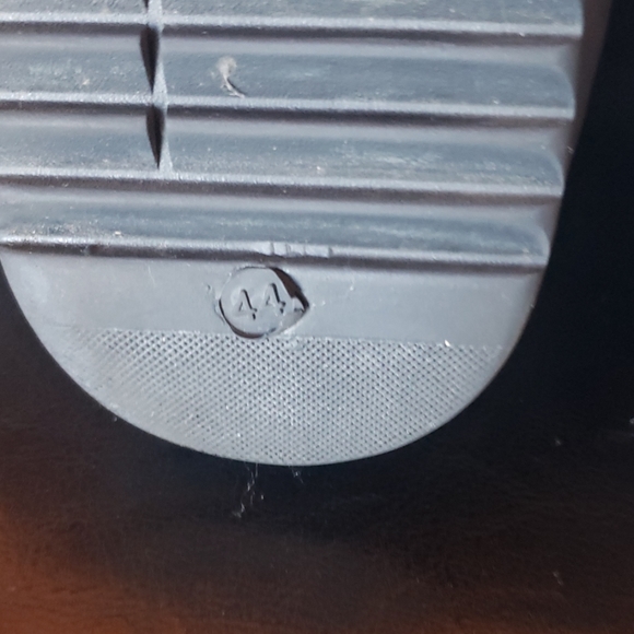 *SOLD*Armani leather men sneakers - Picture 6 of 11